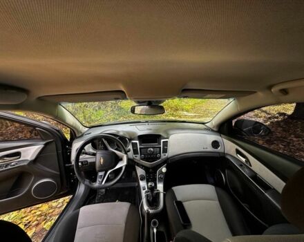 Черный Шевроле Круз, объемом двигателя 1.8 л и пробегом 177 тыс. км за 6400 $, фото 12 на Automoto.ua