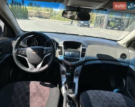 Черный Шевроле Круз, объемом двигателя 1.8 л и пробегом 207 тыс. км за 5700 $, фото 16 на Automoto.ua