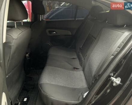 Черный Шевроле Круз, объемом двигателя 2 л и пробегом 245 тыс. км за 6850 $, фото 5 на Automoto.ua