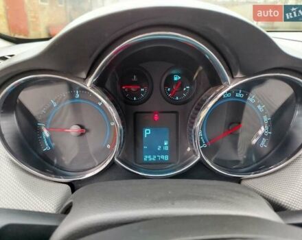 Черный Шевроле Круз, объемом двигателя 2 л и пробегом 252 тыс. км за 6200 $, фото 10 на Automoto.ua
