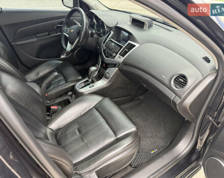 Черный Шевроле Круз, объемом двигателя 1.8 л и пробегом 141 тыс. км за 7700 $, фото 6 на Automoto.ua