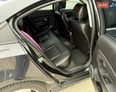 Черный Шевроле Круз, объемом двигателя 1.8 л и пробегом 141 тыс. км за 7700 $, фото 4 на Automoto.ua