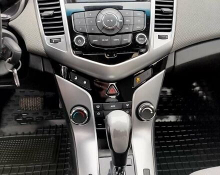 Черный Шевроле Круз, объемом двигателя 2 л и пробегом 252 тыс. км за 6200 $, фото 9 на Automoto.ua