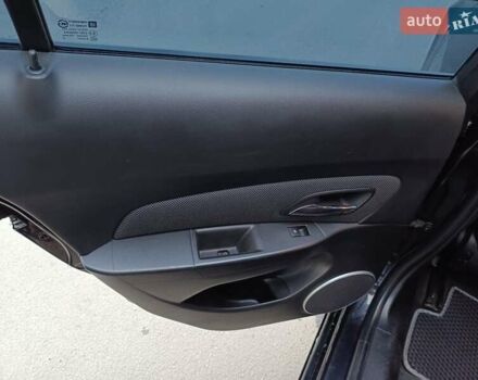 Черный Шевроле Круз, объемом двигателя 1.8 л и пробегом 177 тыс. км за 7200 $, фото 3 на Automoto.ua