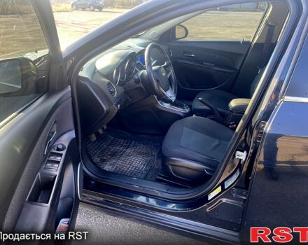 Черный Шевроле Круз, объемом двигателя 1.7 л и пробегом 221 тыс. км за 8000 $, фото 3 на Automoto.ua