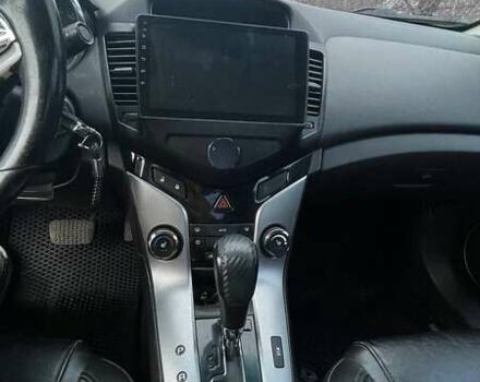 Черный Шевроле Круз, объемом двигателя 1.8 л и пробегом 233 тыс. км за 6000 $, фото 6 на Automoto.ua