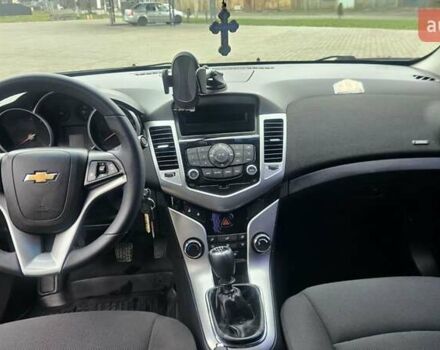 Черный Шевроле Круз, объемом двигателя 1.6 л и пробегом 117 тыс. км за 6999 $, фото 11 на Automoto.ua