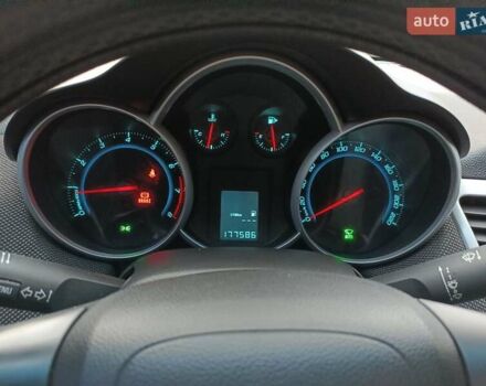 Черный Шевроле Круз, объемом двигателя 1.8 л и пробегом 177 тыс. км за 7200 $, фото 10 на Automoto.ua