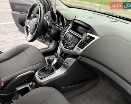 Чорний Шевроле Круз, об'ємом двигуна 1.6 л та пробігом 97 тис. км за 8000 $, фото 10 на Automoto.ua