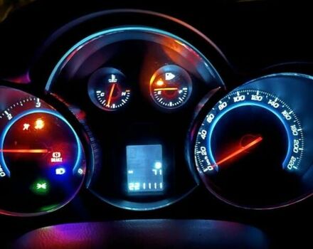 Черный Шевроле Круз, объемом двигателя 2 л и пробегом 225 тыс. км за 3000 $, фото 1 на Automoto.ua