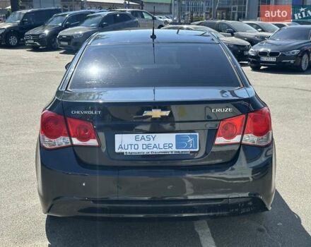 Черный Шевроле Круз, объемом двигателя 2 л и пробегом 214 тыс. км за 6590 $, фото 4 на Automoto.ua
