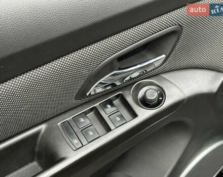 Чорний Шевроле Круз, об'ємом двигуна 2 л та пробігом 214 тис. км за 6290 $, фото 13 на Automoto.ua