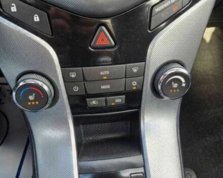 Шевроле Круз 2013 в Кривом Роге на Automoto.ua Черный Шевроле Круз, объемом двигателя 1.4 л и пробегом 150 тыс. км за 2500 $, фото 9 на Automoto.ua