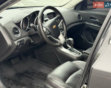 Черный Шевроле Круз, объемом двигателя 1.4 л и пробегом 243 тыс. км за 5800 $, фото 9 на Automoto.ua