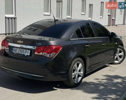 Черный Шевроле Круз, объемом двигателя 1.4 л и пробегом 184 тыс. км за 7700 $, фото 3 на Automoto.ua