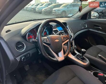 Черный Шевроле Круз, объемом двигателя 1.4 л и пробегом 172 тыс. км за 6990 $, фото 14 на Automoto.ua