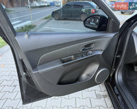 Черный Шевроле Круз, объемом двигателя 1.8 л и пробегом 85 тыс. км за 7600 $, фото 9 на Automoto.ua