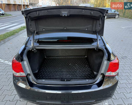 Черный Шевроле Круз, объемом двигателя 1.8 л и пробегом 85 тыс. км за 7600 $, фото 11 на Automoto.ua