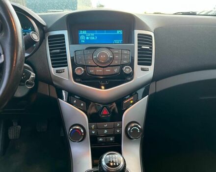 Черный Шевроле Круз, объемом двигателя 1.4 л и пробегом 172 тыс. км за 6990 $, фото 25 на Automoto.ua