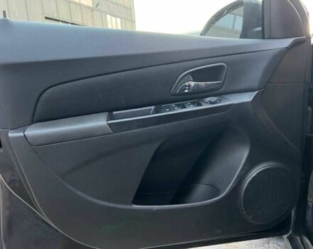 Черный Шевроле Круз, объемом двигателя 1.4 л и пробегом 172 тыс. км за 6990 $, фото 12 на Automoto.ua