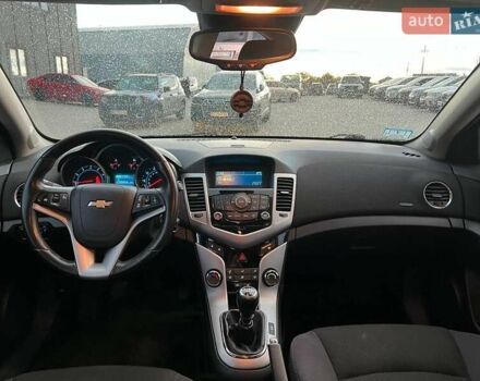 Черный Шевроле Круз, объемом двигателя 1.4 л и пробегом 172 тыс. км за 6990 $, фото 32 на Automoto.ua