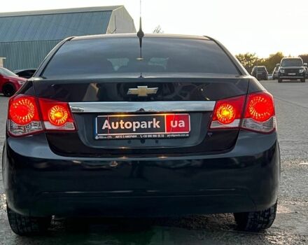Черный Шевроле Круз, объемом двигателя 1.4 л и пробегом 172 тыс. км за 6990 $, фото 5 на Automoto.ua