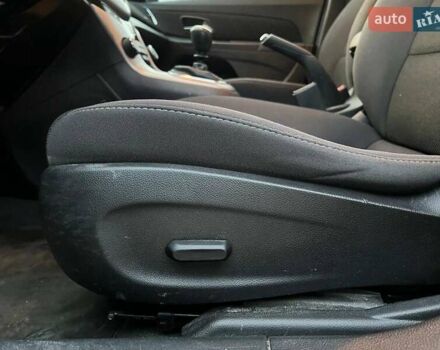 Черный Шевроле Круз, объемом двигателя 1.4 л и пробегом 172 тыс. км за 6990 $, фото 16 на Automoto.ua