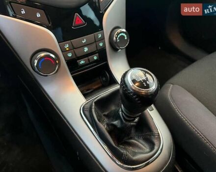 Черный Шевроле Круз, объемом двигателя 1.4 л и пробегом 172 тыс. км за 6990 $, фото 28 на Automoto.ua