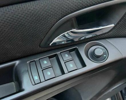 Черный Шевроле Круз, объемом двигателя 1.4 л и пробегом 172 тыс. км за 6990 $, фото 13 на Automoto.ua