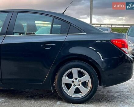 Черный Шевроле Круз, объемом двигателя 1.4 л и пробегом 172 тыс. км за 6990 $, фото 4 на Automoto.ua