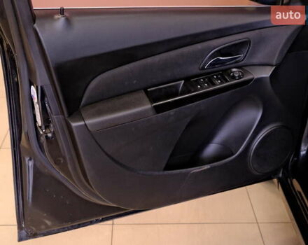 Черный Шевроле Круз, объемом двигателя 1.36 л и пробегом 160 тыс. км за 5900 $, фото 23 на Automoto.ua