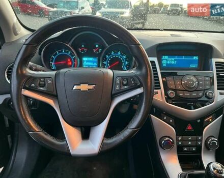 Черный Шевроле Круз, объемом двигателя 1.4 л и пробегом 172 тыс. км за 6990 $, фото 19 на Automoto.ua