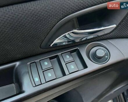 Черный Шевроле Круз, объемом двигателя 1.4 л и пробегом 172 тыс. км за 6990 $, фото 13 на Automoto.ua