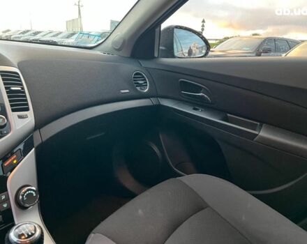 Черный Шевроле Круз, объемом двигателя 1.4 л и пробегом 172 тыс. км за 6990 $, фото 30 на Automoto.ua