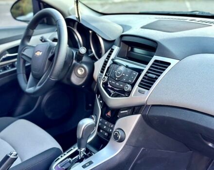 Черный Шевроле Круз, объемом двигателя 1.8 л и пробегом 185 тыс. км за 7700 $, фото 21 на Automoto.ua