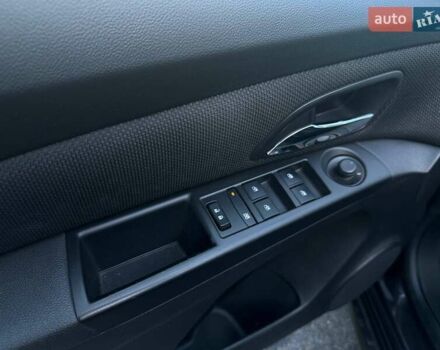 Чорний Шевроле Круз, об'ємом двигуна 1.36 л та пробігом 102 тис. км за 8800 $, фото 19 на Automoto.ua