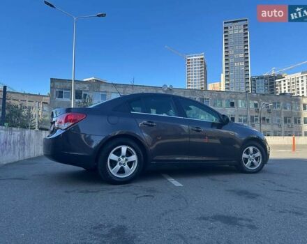 Чорний Шевроле Круз, об'ємом двигуна 1.36 л та пробігом 102 тис. км за 8800 $, фото 5 на Automoto.ua