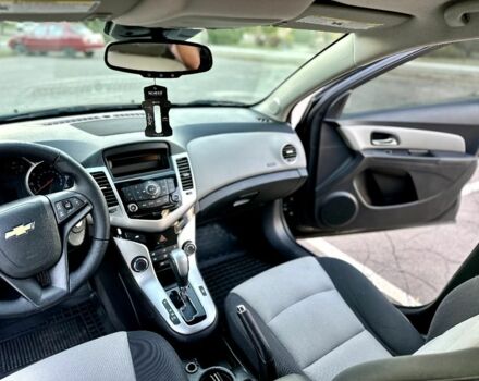 Черный Шевроле Круз, объемом двигателя 1.8 л и пробегом 185 тыс. км за 7700 $, фото 8 на Automoto.ua