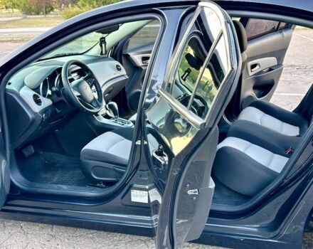 Черный Шевроле Круз, объемом двигателя 1.8 л и пробегом 185 тыс. км за 7700 $, фото 11 на Automoto.ua