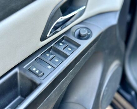 Черный Шевроле Круз, объемом двигателя 1.8 л и пробегом 185 тыс. км за 7700 $, фото 9 на Automoto.ua