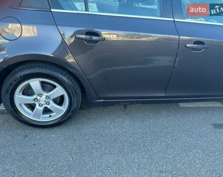 Чорний Шевроле Круз, об'ємом двигуна 1.36 л та пробігом 102 тис. км за 8800 $, фото 4 на Automoto.ua