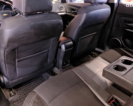 Черный Шевроле Круз, объемом двигателя 1.4 л и пробегом 65 тыс. км за 9500 $, фото 7 на Automoto.ua