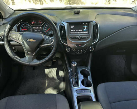 Черный Шевроле Круз, объемом двигателя 1.4 л и пробегом 162 тыс. км за 8650 $, фото 6 на Automoto.ua