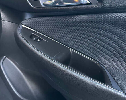 Черный Шевроле Круз, объемом двигателя 1.4 л и пробегом 186 тыс. км за 8400 $, фото 30 на Automoto.ua