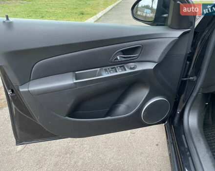 Черный Шевроле Круз, объемом двигателя 1.4 л и пробегом 230 тыс. км за 6550 $, фото 37 на Automoto.ua