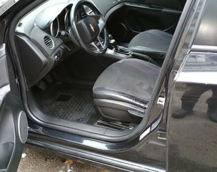 Черный Шевроле Круз, объемом двигателя 1.6 л и пробегом 187 тыс. км за 8800 $, фото 4 на Automoto.ua