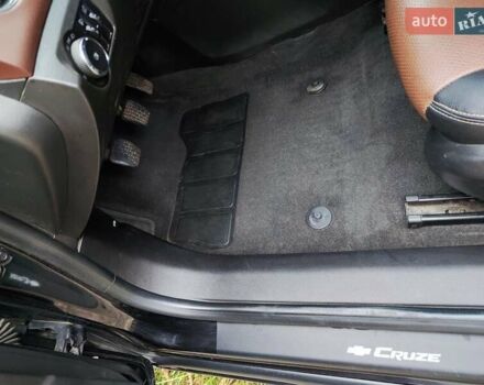 Черный Шевроле Круз, объемом двигателя 1.69 л и пробегом 208 тыс. км за 7400 $, фото 10 на Automoto.ua