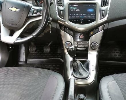 Черный Шевроле Круз, объемом двигателя 1.6 л и пробегом 187 тыс. км за 8800 $, фото 5 на Automoto.ua