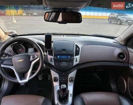 Черный Шевроле Круз, объемом двигателя 1.69 л и пробегом 208 тыс. км за 7400 $, фото 8 на Automoto.ua