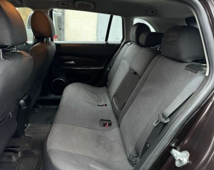 Коричневый Шевроле Круз, объемом двигателя 1.7 л и пробегом 350 тыс. км за 4500 $, фото 13 на Automoto.ua